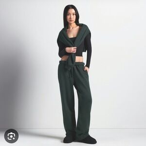 NWT Skims Cotton Fleece Classic Straight Leg Pant in Spruce